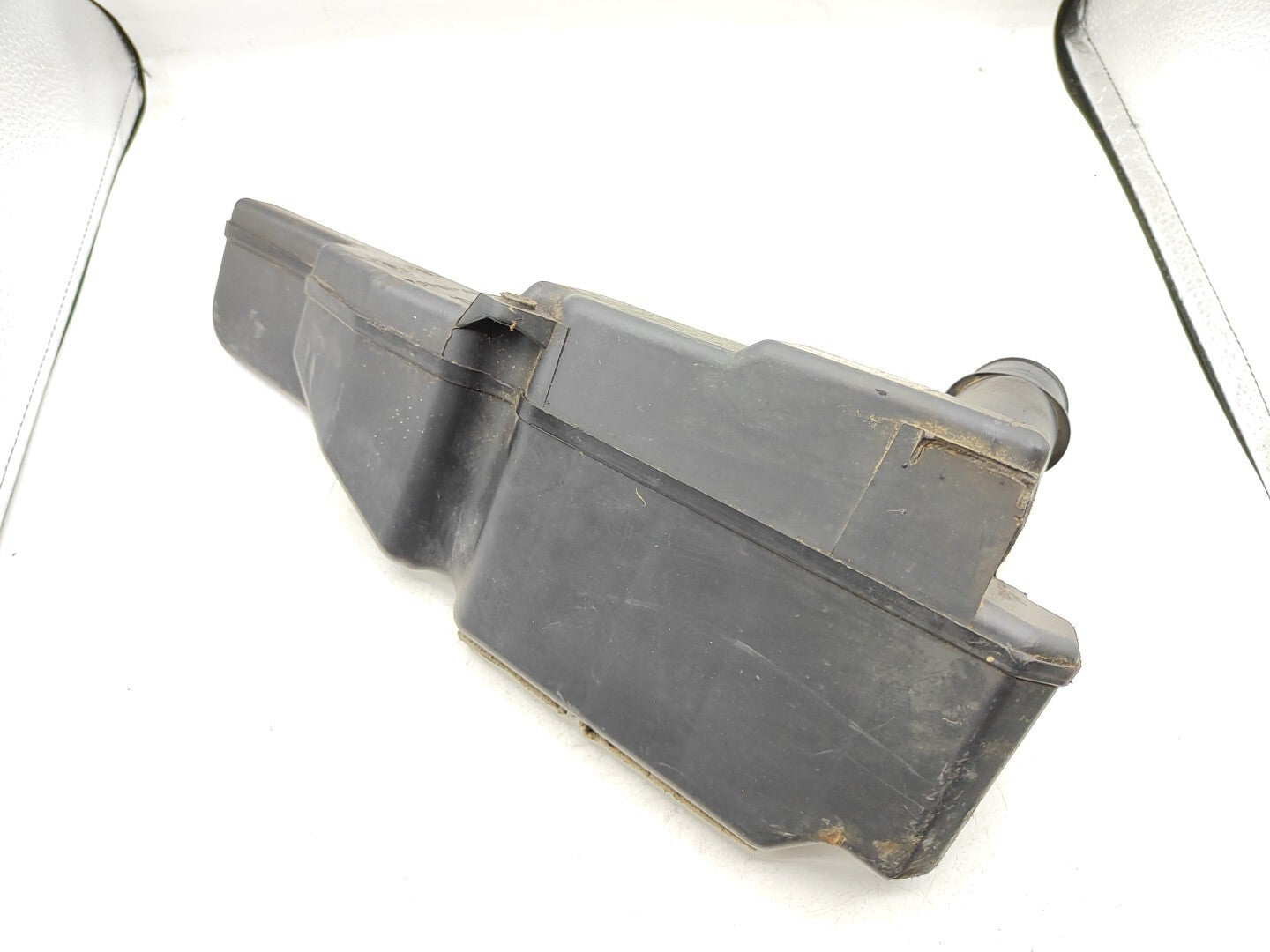 Alfa Romeo 156 1.9JTD 103kW 2002 Engine Air Intake Pipe Box Resonator 60630540