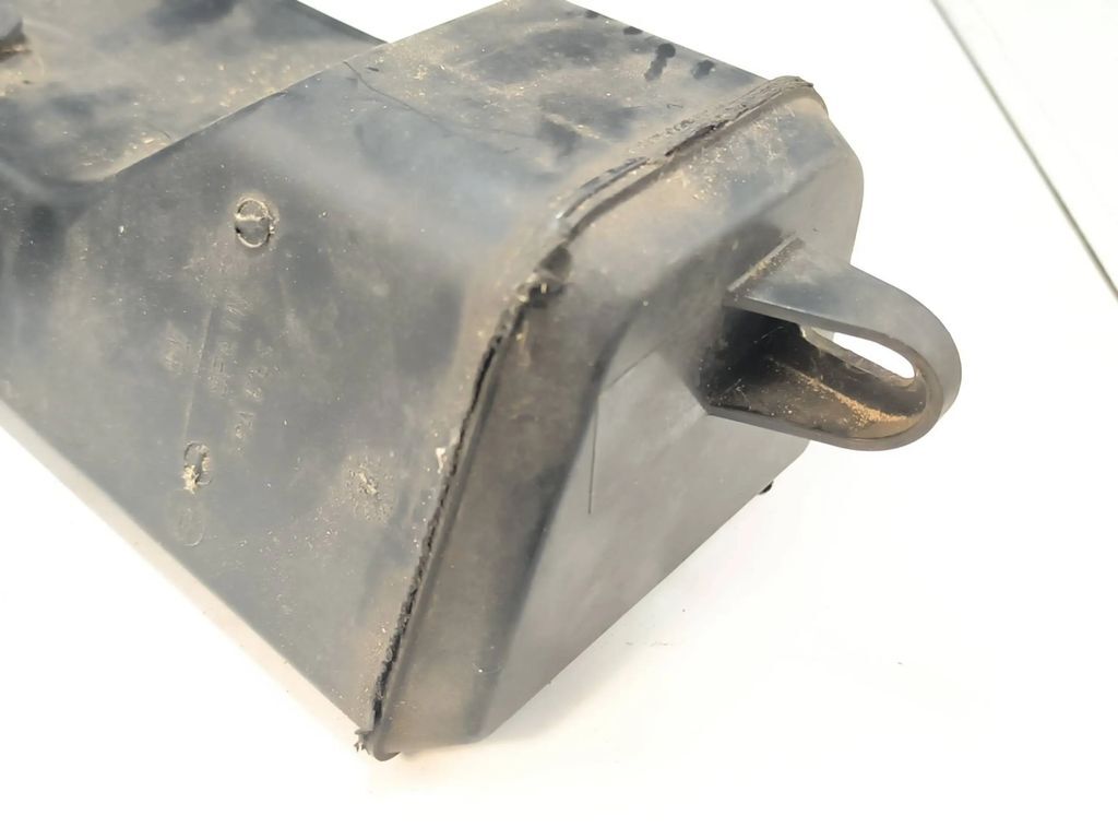 Opel Tigra B 1.4i 66kW 2005 Active carbon filter fuel vapor canister 