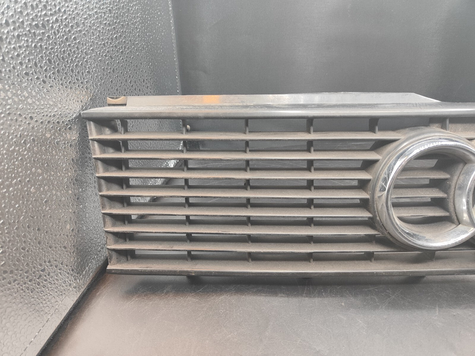 Audi 80 90 1990 Front Bumper Upper Radiator Mesh Grill 893853655