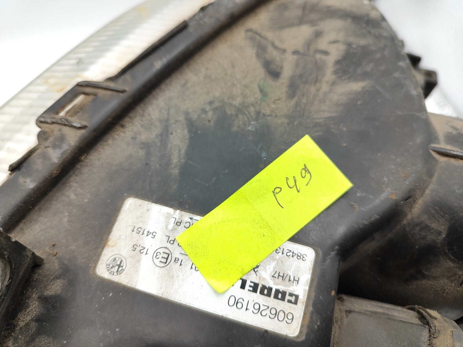 Alfa Romeo 156 1.9JTD 85kW PRE-Facelift 2000 Front Right Headlight 60626190