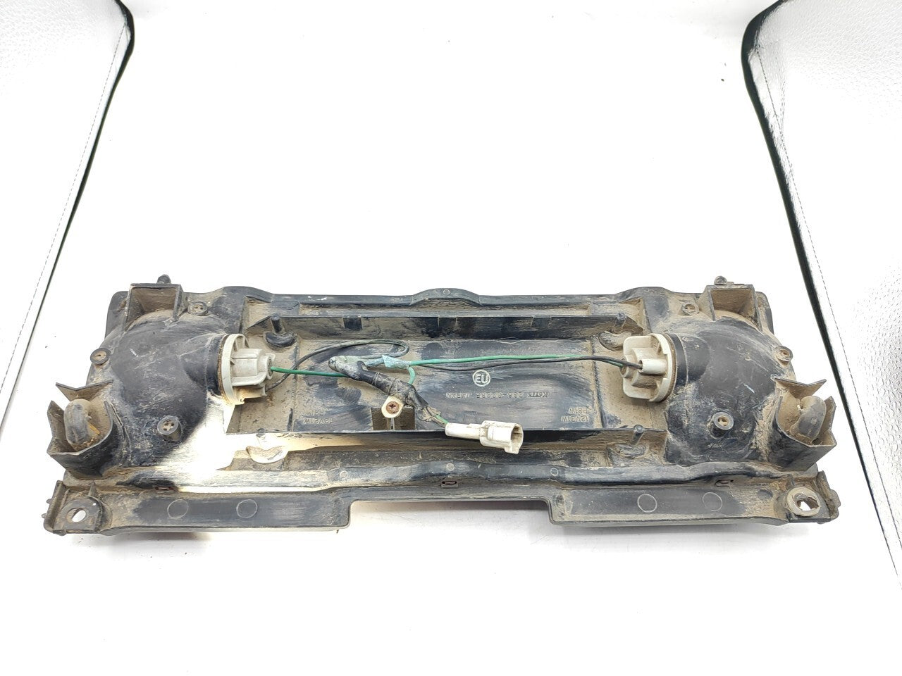 Suzuki Swift 1997 Hatch LHD Rear Center Taillight Light 23632285
