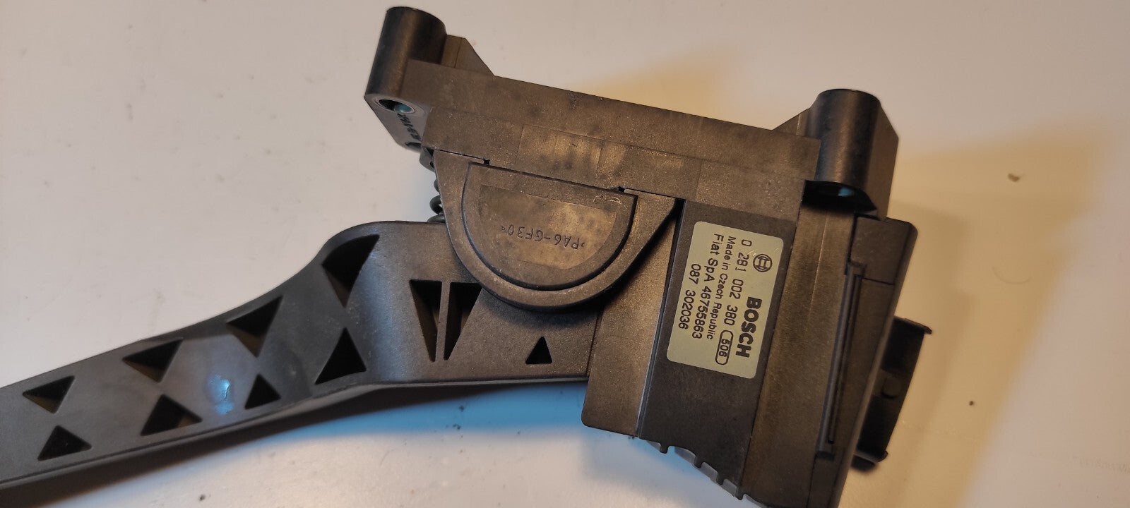 Alfa Romeo 147 1.9JTD 85kW 2002 LHD Throttle Gas Pedal 0281002380 46755863