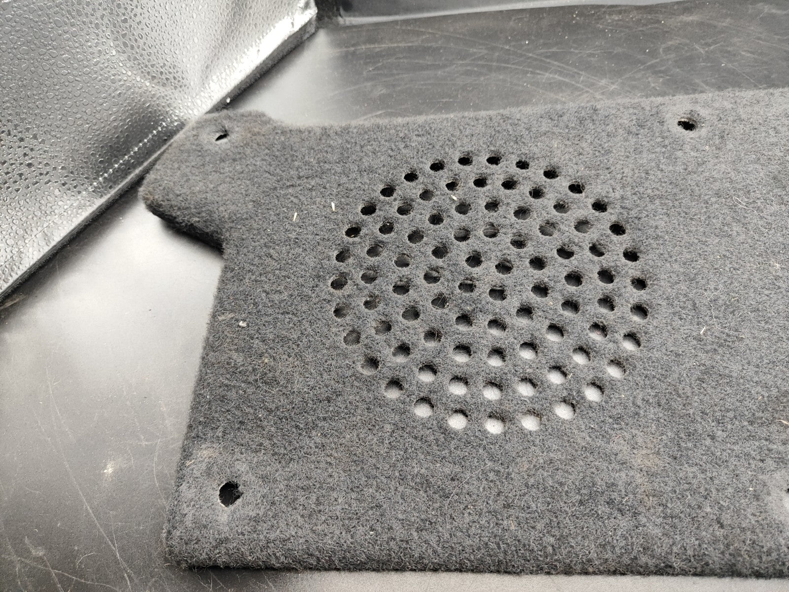 Alfa Romeo GT 1.9JTD 125kW 2008 Rear Tailgate Trunk BOSE Trim Cover 1560431120