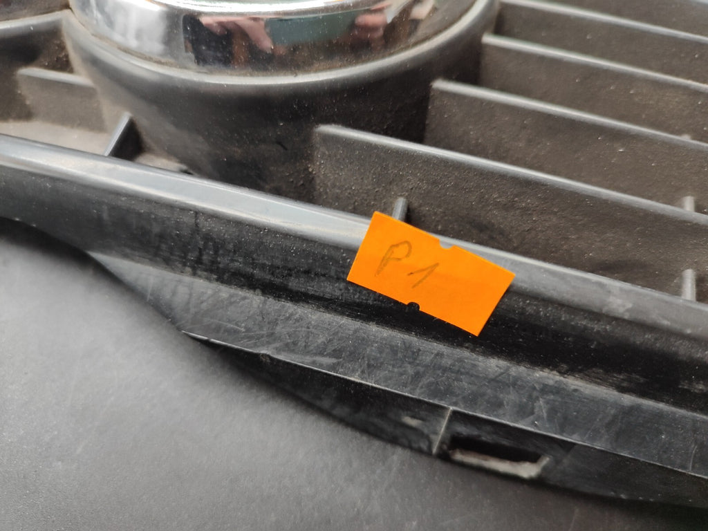 Audi 80 90 1990 Front Bumper Upper Radiator Mesh Grill 893853655