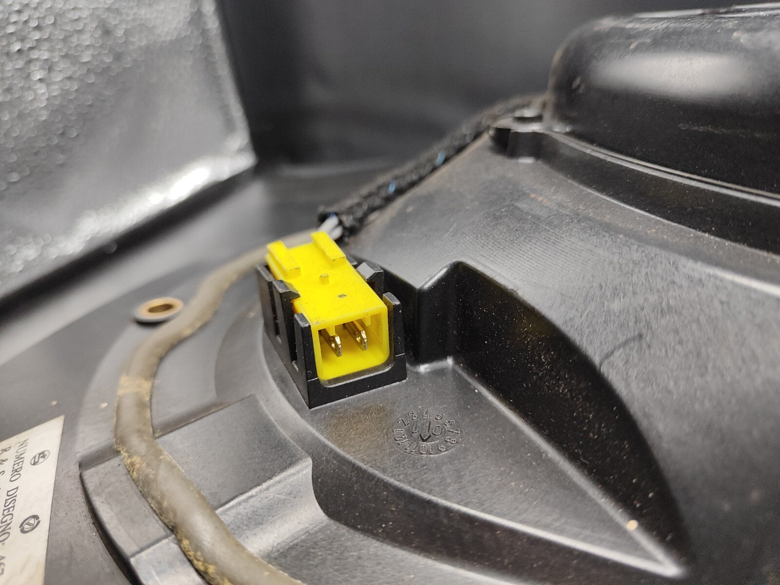 Lancia Lybra 2002 BOSE Audio Subwoofer Speaker 467406840