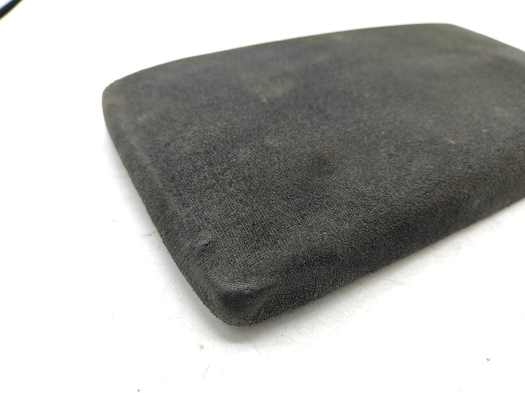 Alfa Romeo GT 1.9JTD 110kW 2006 Center Console Armrest Top Cover