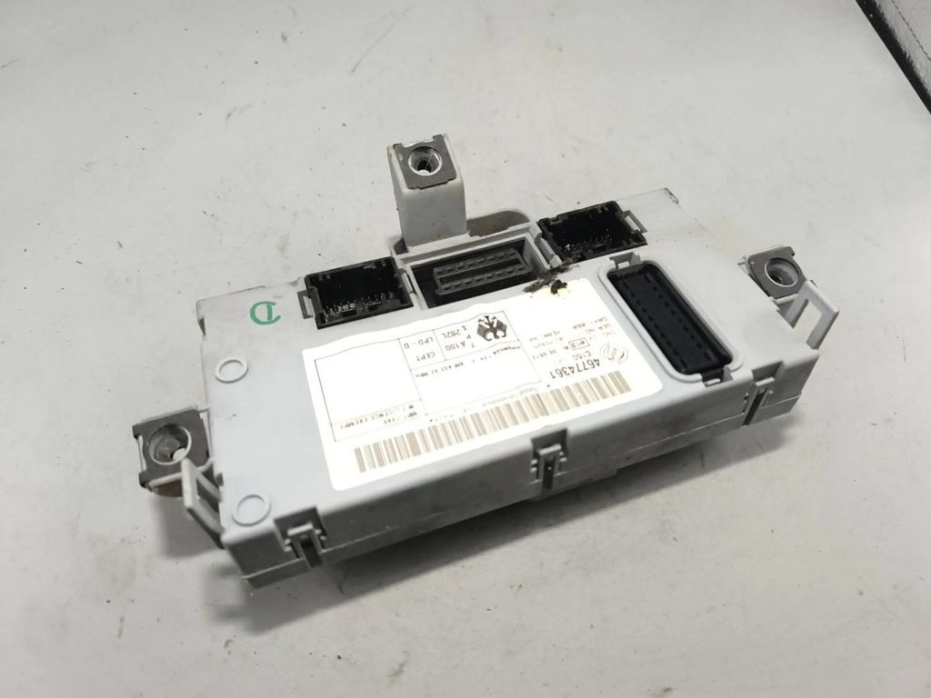 Fiat Punto 188 Petrol 2000 Comfort convenience body module 46774361 