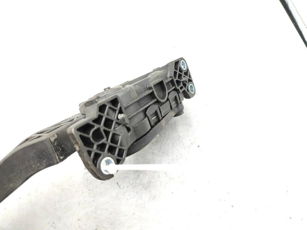 Alfa Romeo 159 1.9JTDm 2006 LHD Diesel accelerator throttle pedal 60695128 
