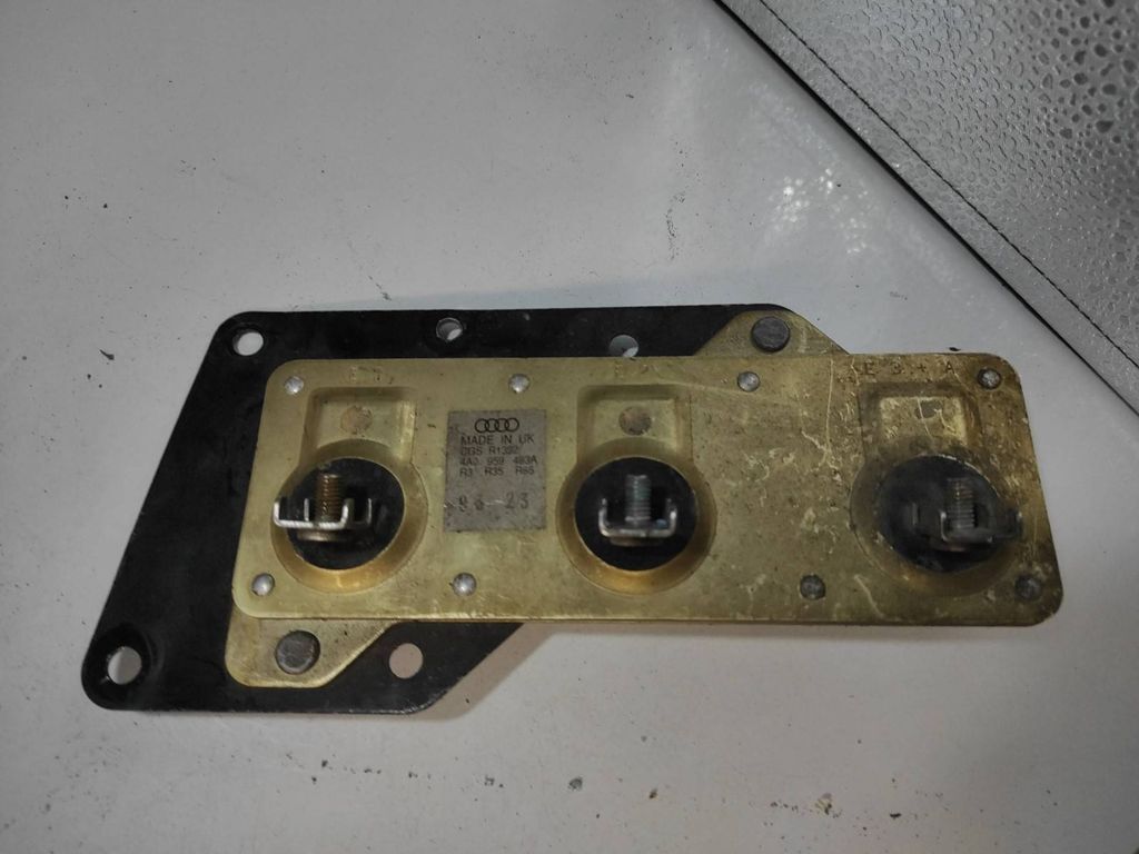 Audi 80 90 S2 B4 1993 Diesel Coolant fan relay 4A0959493A 