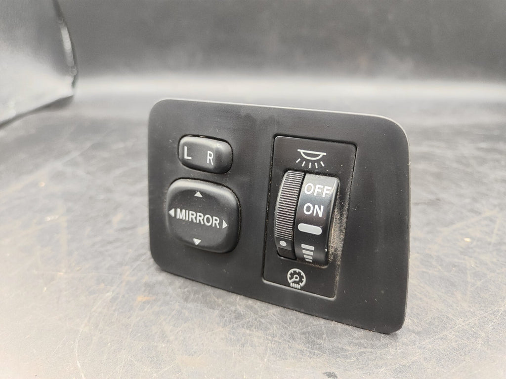 Pontiac Vibe 2004 LHD Wing Mirror Control Switch Button 777896