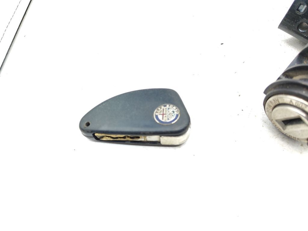 Alfa Romeo 156 2.0TS 114kW SW 2000 Petrol Ignition barrel lock with key