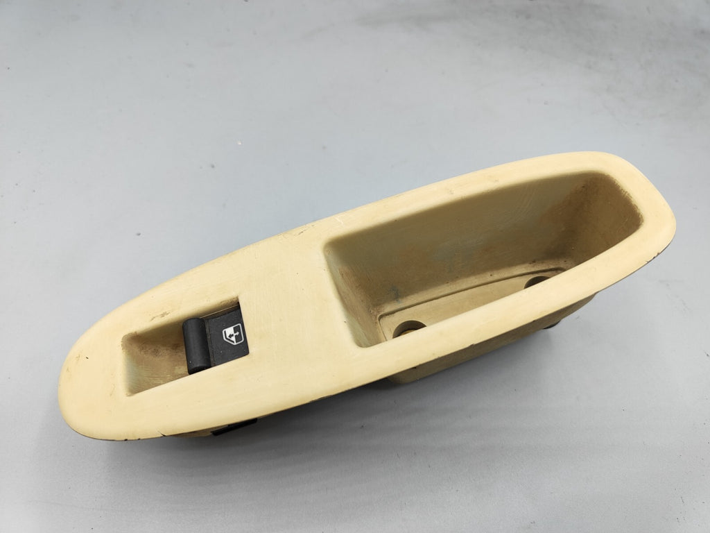 Alfa Romeo 159 1.9JTD 2007 Rear Right Electric Window Switch Yellow 156055038