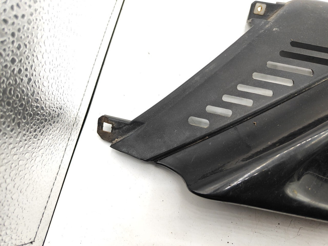 Alfa Romeo 166 2003 Front Left Bumper Upper Grill 156016558 BLACK