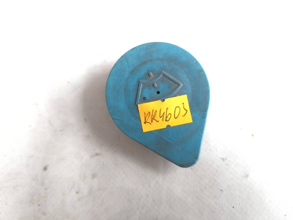 Nissan Micra K12 2003 Windscreen fluid bottle filling pipe cover cap