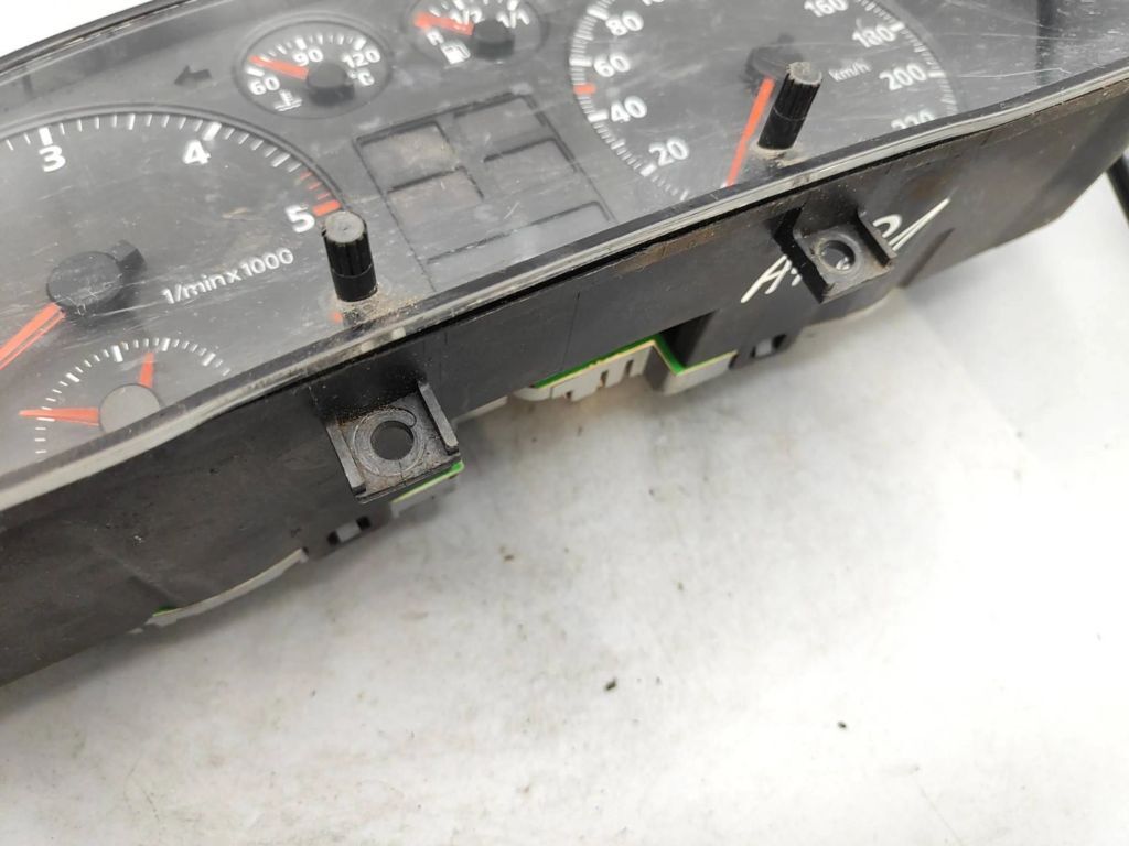 Audi A4 S4 B5 8D 1997 Diesel speedometer instrument cluster 8D0919034 