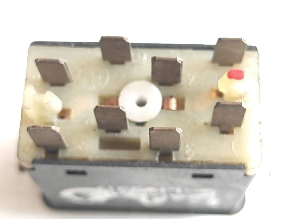 BMW 3 E30 1989 Hazard light switch 03831905 