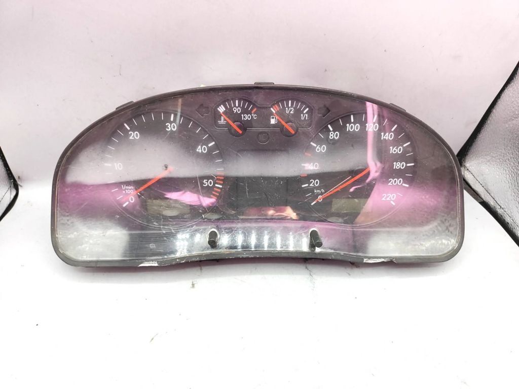 Volkswagen PASSAT B5 1.9TDI 1998 speedometer instrument cluster 3B0919861J 