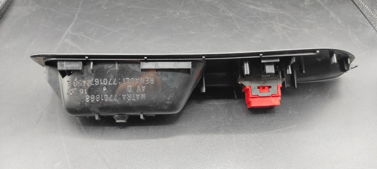 Renault Laguna MK1 1994 LHD Front Left Electric Window Switch 7700875657