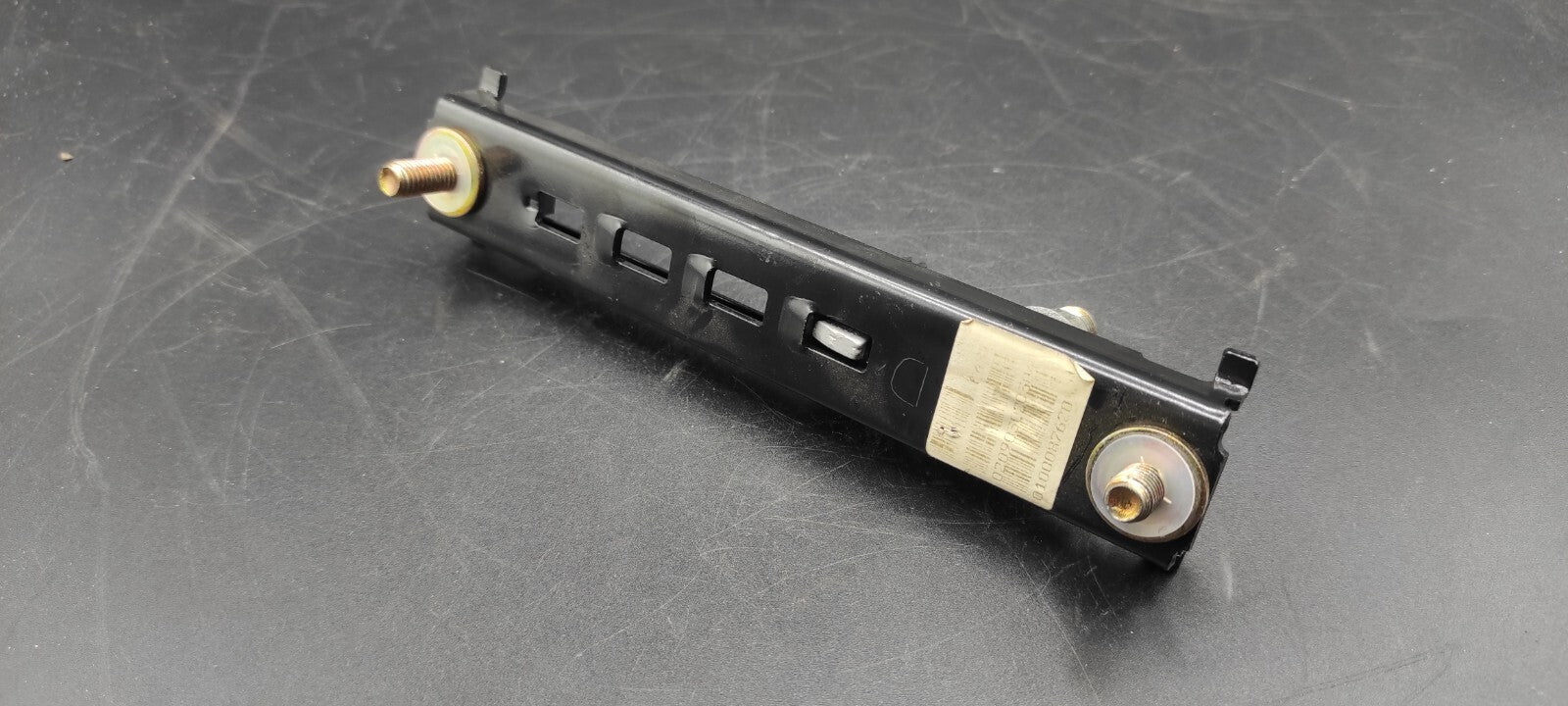 Alfa Romeo GT  2.0JTS 2004 Front Left Seatbelt Height Adjustment Regulator Rail