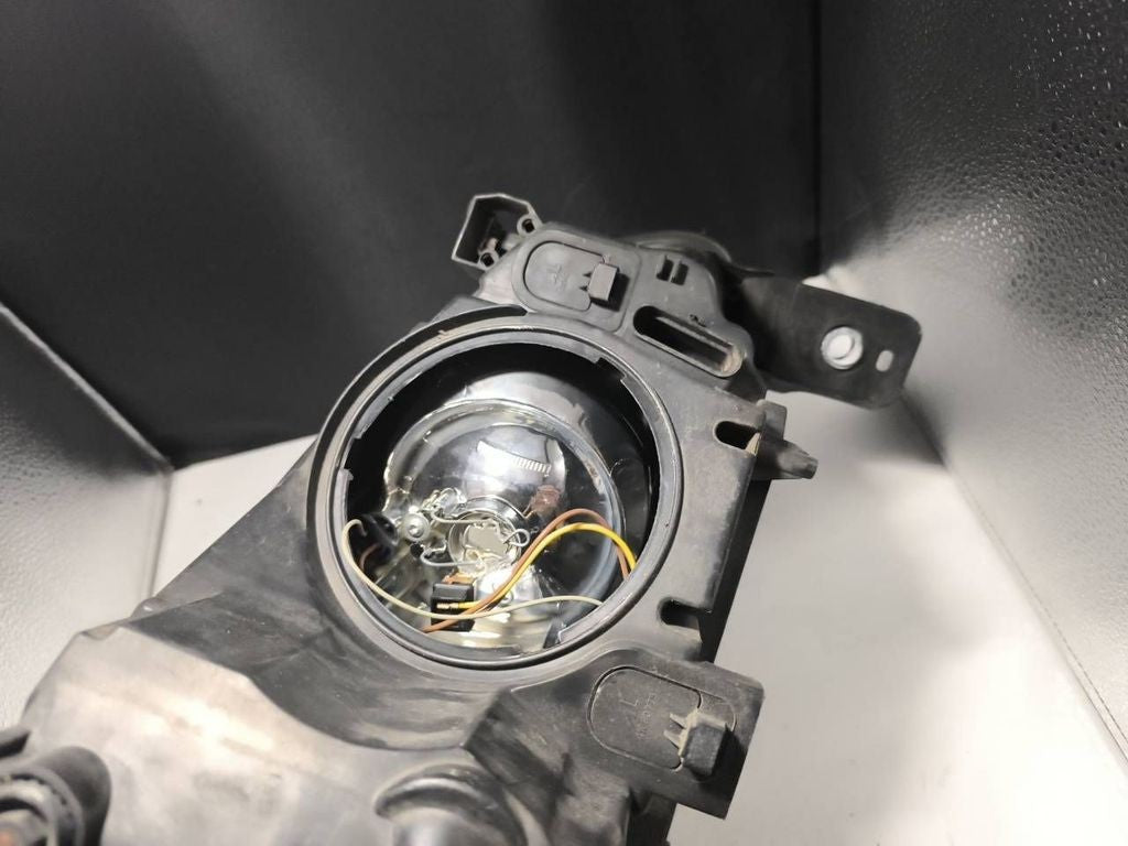 Fiat Croma 2.4JTDM 147kW 2007 LHD Left headlight 51733561 