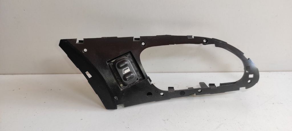 Peugeot 607 3.0i V6 2001 LHD Front Right Electric Window Switch 9635733380