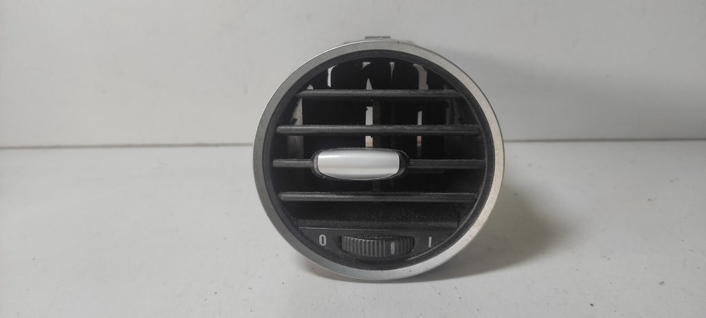 Alfa Romeo 159 1.9JTDm 88kW Diesel 2008 LHD Front Side Dash Panel Air Vent