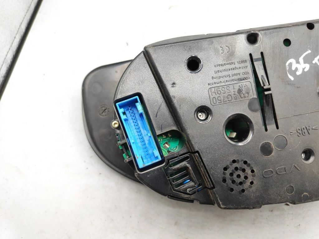 Volkswagen PASSAT B5 2000 LHD speedometer instrument cluster 3B0920802A 