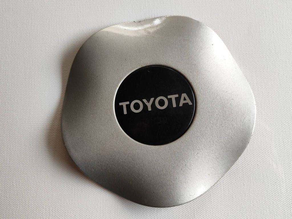 Toyota Avensis T220 2000 Original wheel cap cover 14180REM 14180