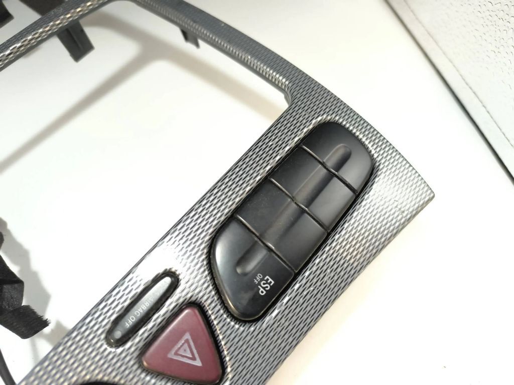 Mercedes-Benz C W203 2002 Front AC Radio Trim A set of switches 2038215679 