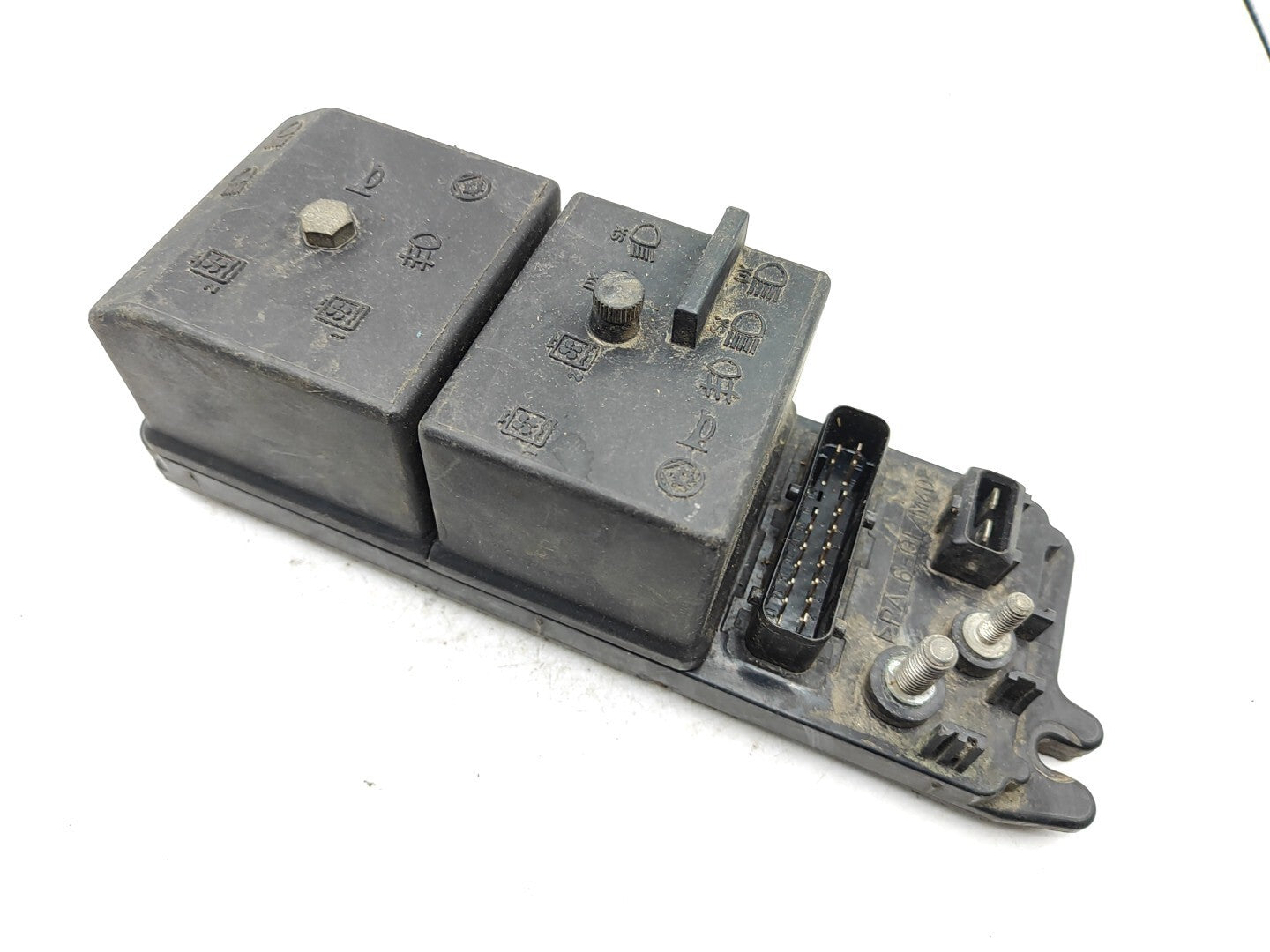 Alfa Romeo 166 2.4JTD 100kW 10V Diesel 2000 Engine Bay Fuse Box Module Relays