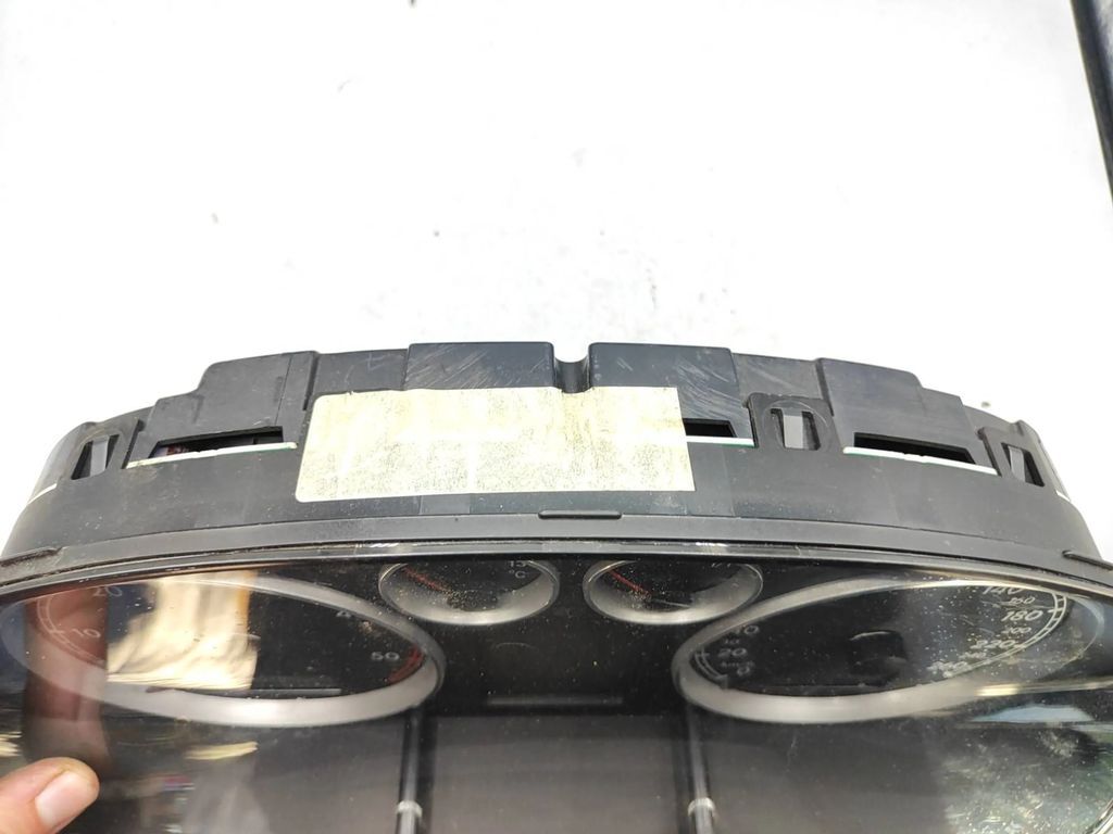 Volkswagen PASSAT B5.5 1.9TDI 2001 speedometer instrument cluster 3B0920806A 