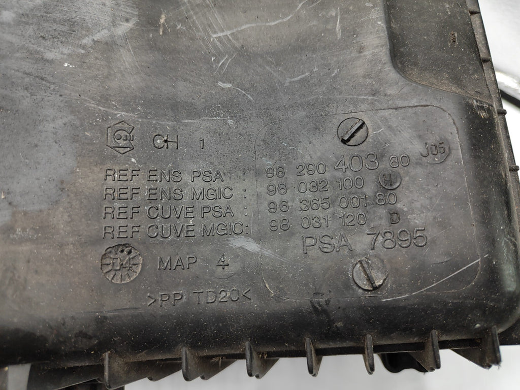 Peugeot 607 3.0 V6 2000 Engine Air Filter Box 9629040380