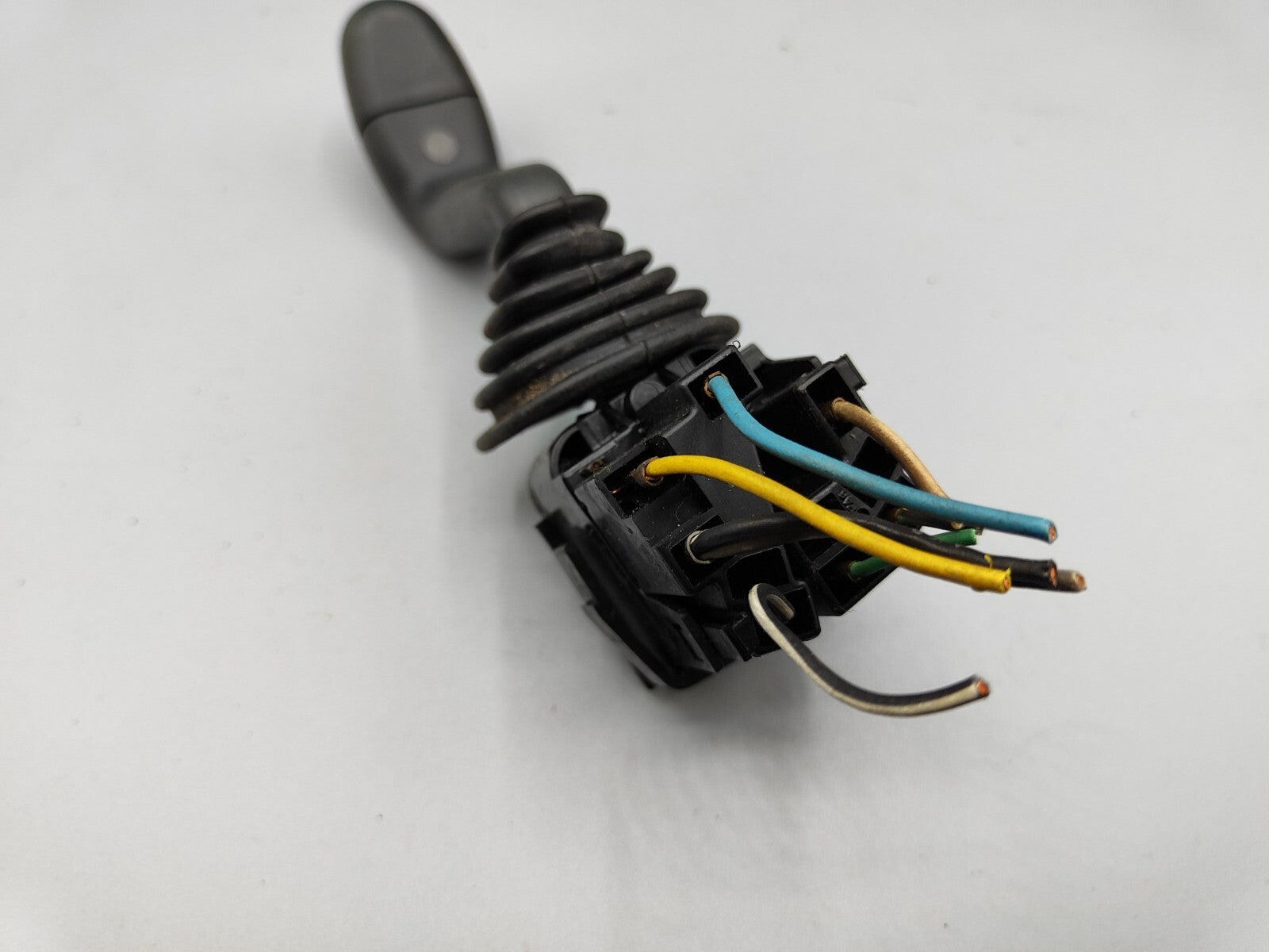Skoda Felicia 1997 Indicator Turn Light Control Stalk Lever Switch 441945260156
