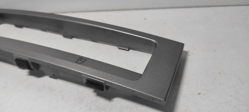 Alfa Romeo GT 1.9JTD 110kW Diesel 2005 Front Dash Panel Cup Holder Trim Cover