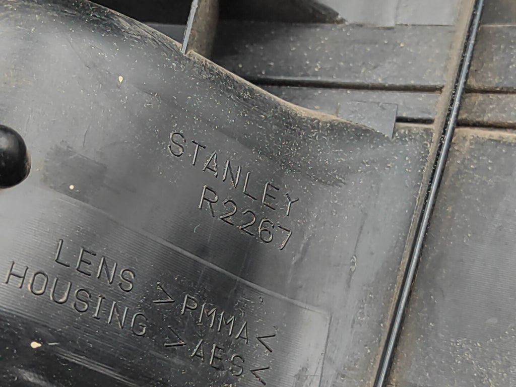 Mazda 626 Caravan 1999 LHD Rear Left Side Taillight Lamp Light R2267