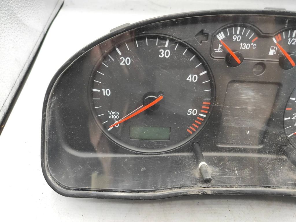 Volkswagen PASSAT B5 TDI 1998 speedometer instrument cluster 3B1919880C 