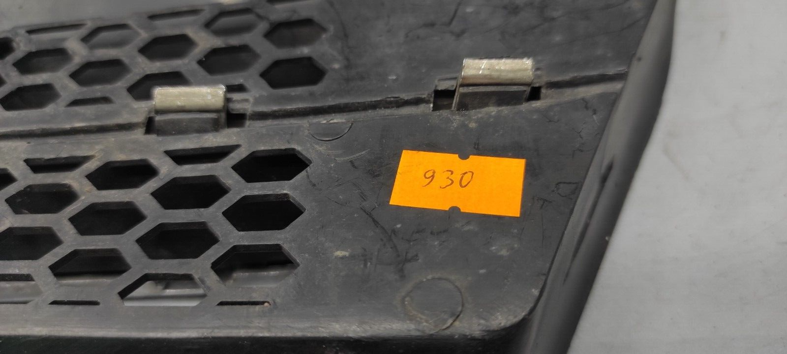 Alfa Romeo 156 2005 Front Right Upper Bumper Grill Nostril LS380110 B367