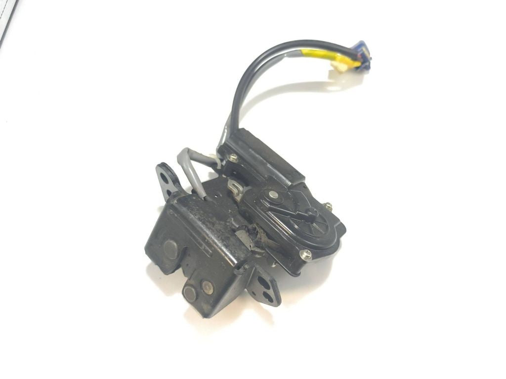 Toyota Avensis T250 2006 Rear Tailgate trunk boot lock catch latch 