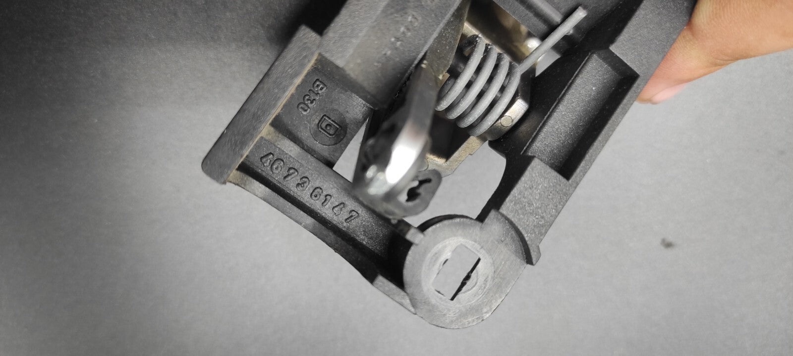 Alfa Romeo GT 1.9JTD 110kW 2004 Front Left Door Opening Inner Handle 46736147