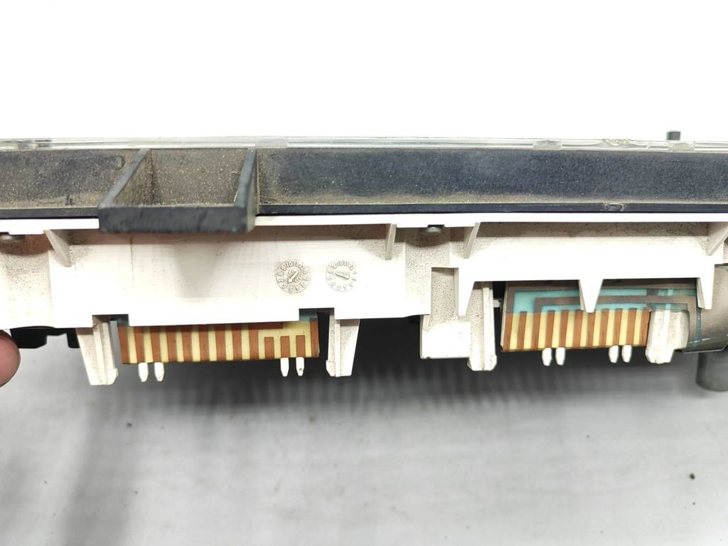 Renault Clio I 1.2i 1991 speedometer instrument cluster 7700841356 