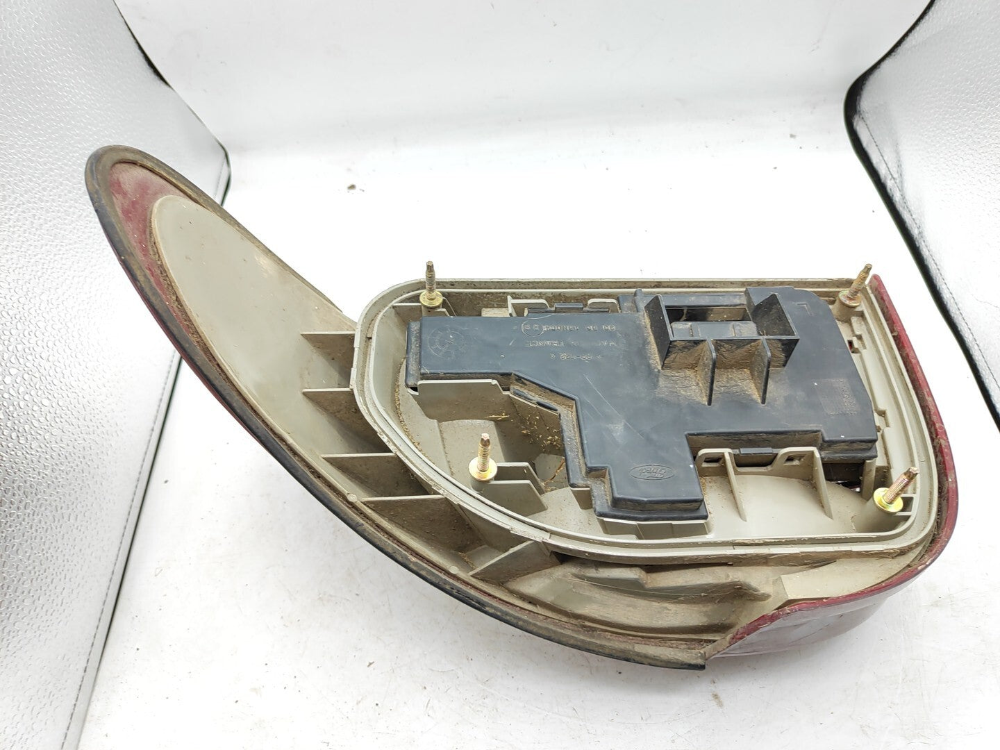 Ford Mondeo Hatchback 1995 Rear Left Side Taillight Light 93BG13N004