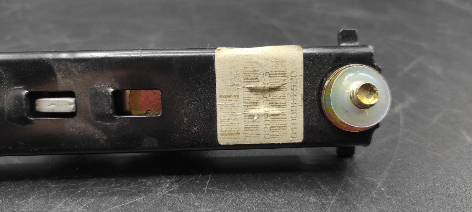 Alfa Romeo GT  2.0JTS 2004 Front Right Seatbelt Height Adjustment Regulator Rail