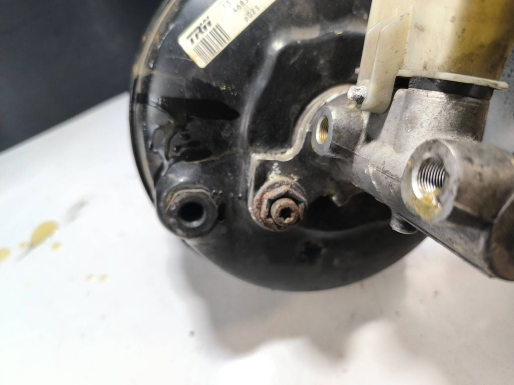 Fiat Croma 2007 LHD Brake booster servo 13126710 46831404