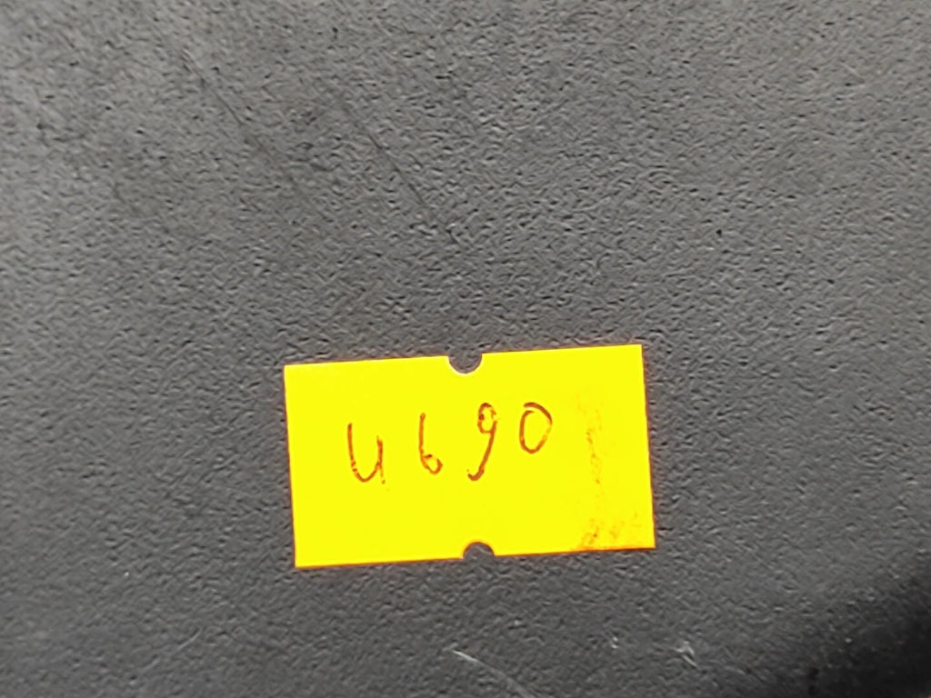 BMW E90 E91 330D 170kW 2006 Diesel Right Side Cabin Filter Cover 6925018