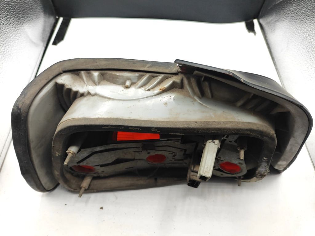 BMW 316i E36 Sedan 1992 LHD rear right tail light lamp BM012R 