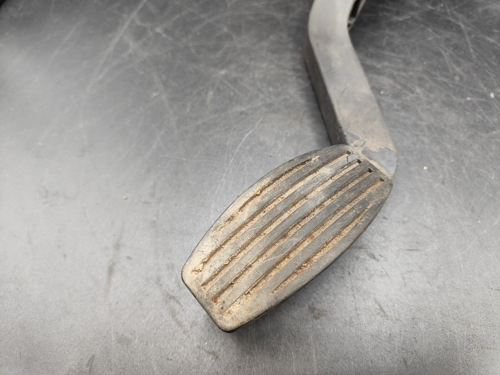 Fiat Punto 1.2 44kW 2005 Accelerator Throttle Pedal 46527295 0281002325