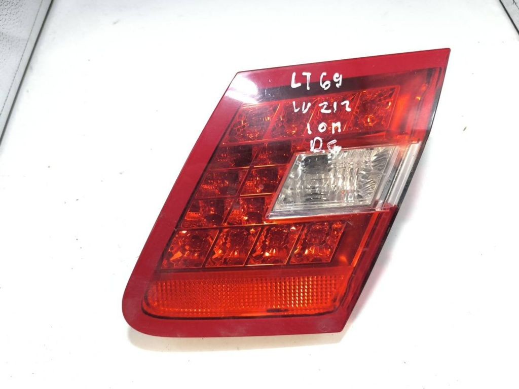Mercedes-Benz E W212 2009 Right tailgate tail light lamp A2128200864