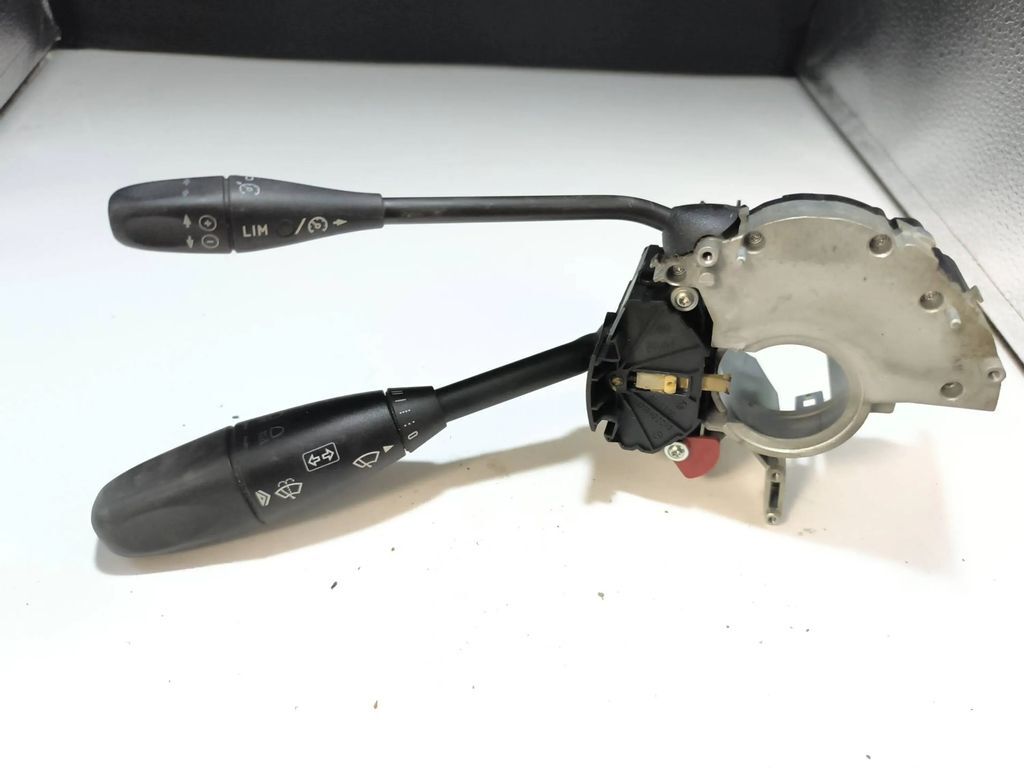 Mercedes-Benz CLS C219 2007 Turn signal indicator stalk A1715400144 