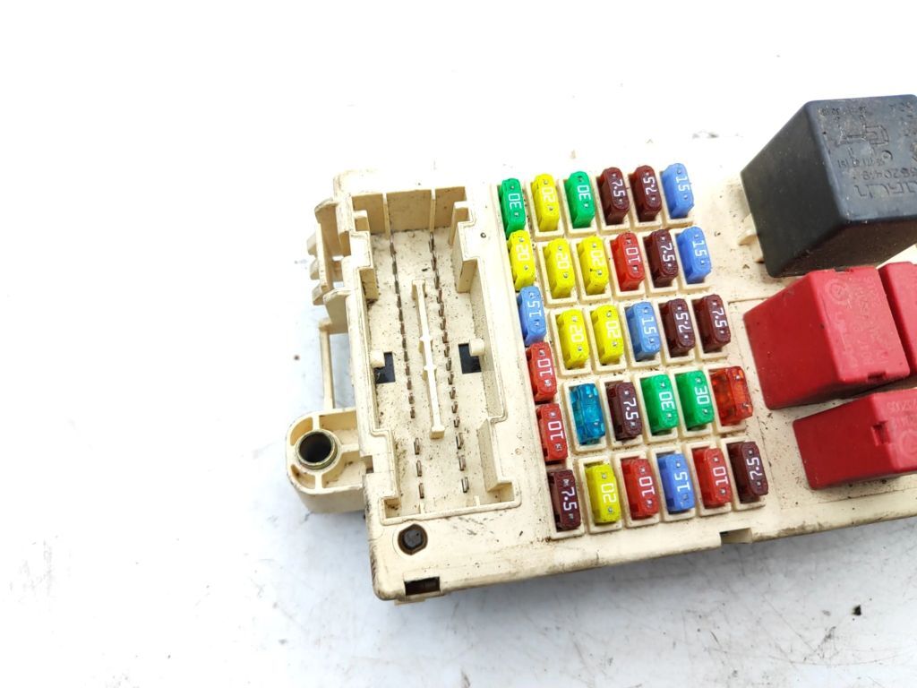 Alfa Romeo 159 2006 Fuse box unit relay module 60686059 