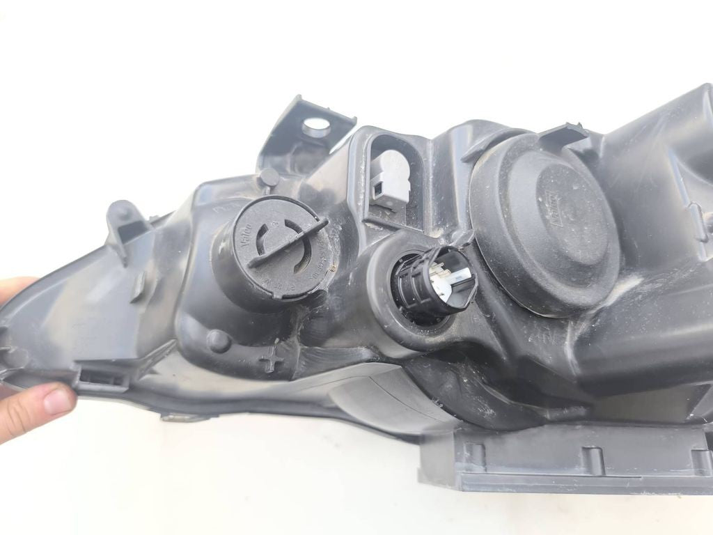 Alfa Romeo 147 2005  LHD Facelift Right headlight 89101231 